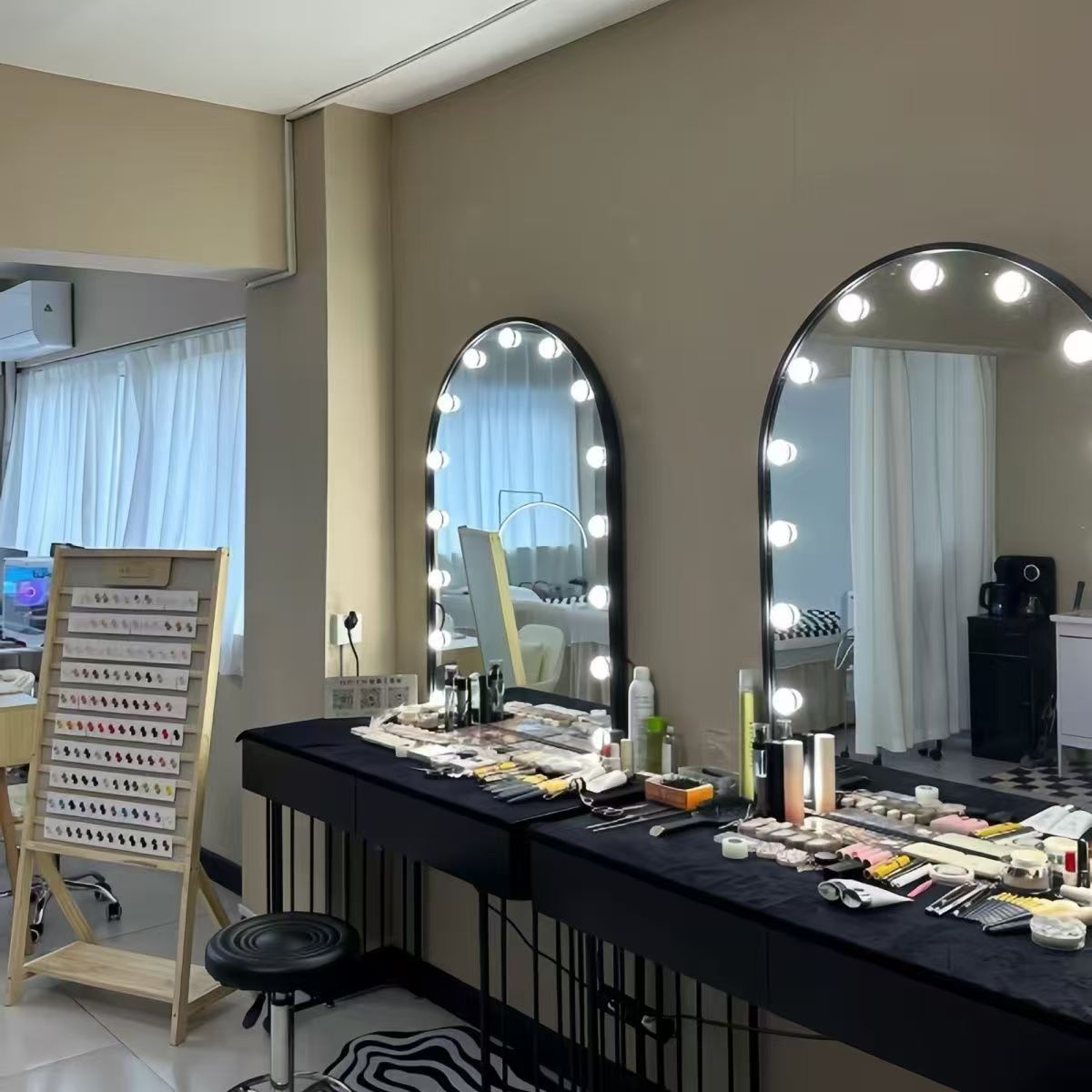 북유럽 스타일 섀도우 스튜디오 화장대 램프 포함 전문  - Beauty And Makeup Studio 리뷰 및 가격